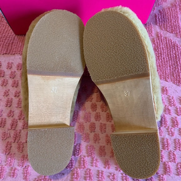 NWT Swedish Hasbeens fluffy clog. Size 37. - Picture 4 of 6